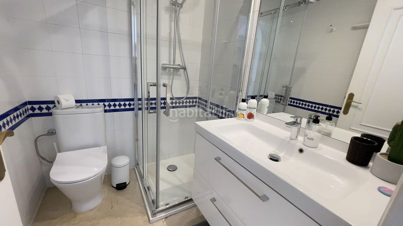 Foto a7e451fe-a353-4dc7-8cab-701a93b3ac04. Casa adossada amb piscina a Benahavís pueblo Benahavís