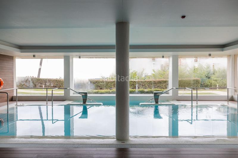 Foto e40624ed-6296-4fd0-8184-3e55cbbe2143. Apartament amb piscina a los arqueros - puerto del almendro Benahavís