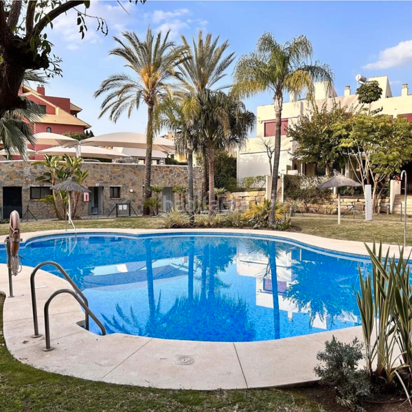 Foto 71230d83-3ffe-445e-8e4e-1023be26b8fa. Rent towny house with parking pool in Villacana - Costalita - Saladillo Estepona