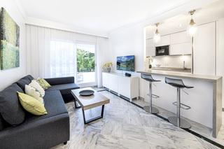 Apartament a N/a. ¡vive el sueño mediterráneo en la dama de noche!