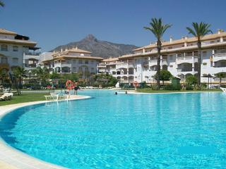 Apartament  N/a. Espectacular apartamento en planta baja con jardín privado y vis