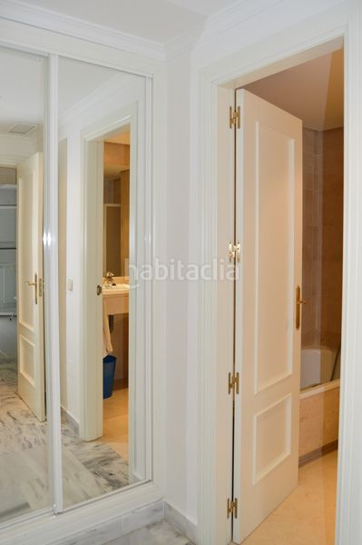 Foto 2df7a5f9-376b-4029-a029-adc6e1c18e56. Apartament amb piscina a La Dama de Noche - La Alzambra Marbella