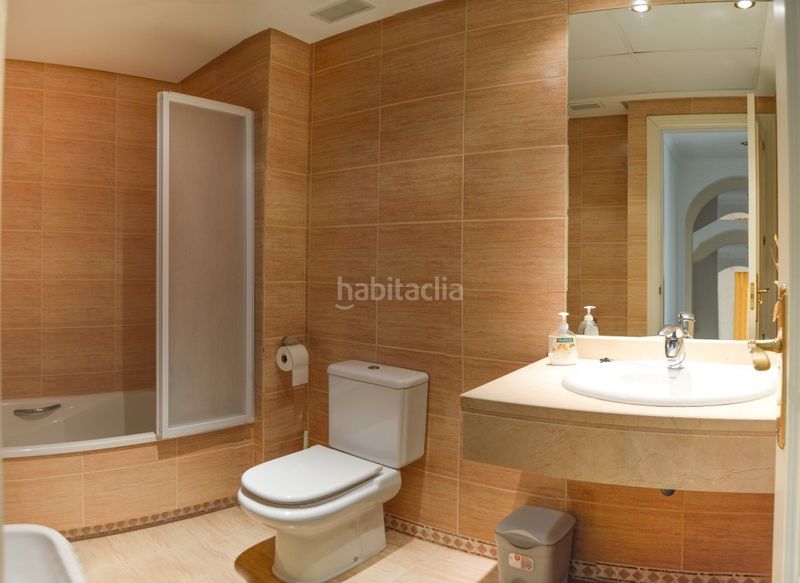 Foto 4686b22b-6618-45bd-9197-073b277a9952. Apartament amb piscina a La Dama de Noche - La Alzambra Marbella