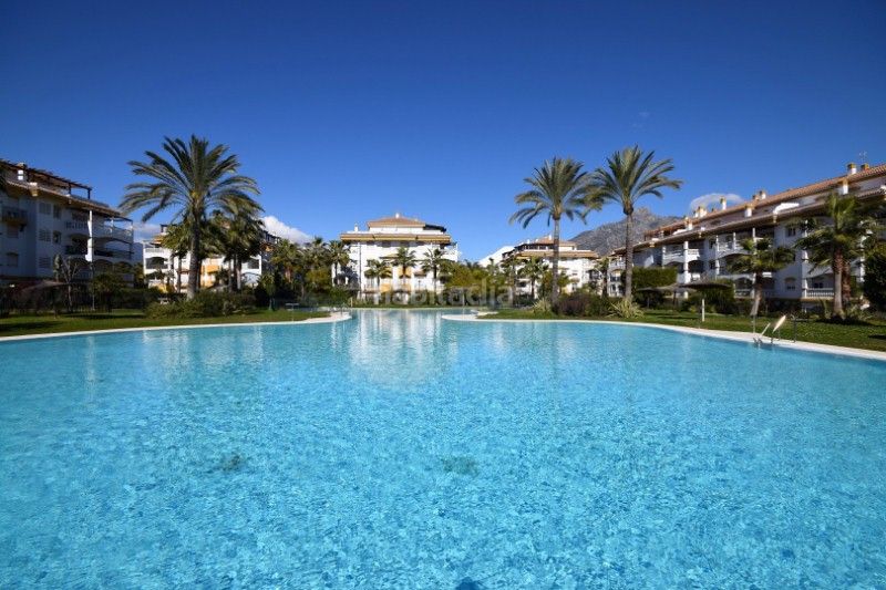Foto 774809d2-c6f8-4abb-9602-97be82bc6a51. Apartament amb piscina a La Dama de Noche - La Alzambra Marbella