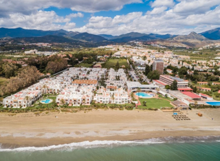 Maison jumelée à Villacana - Costalita - Saladillo. Adosada en primera linea de playa en villacana, estepona