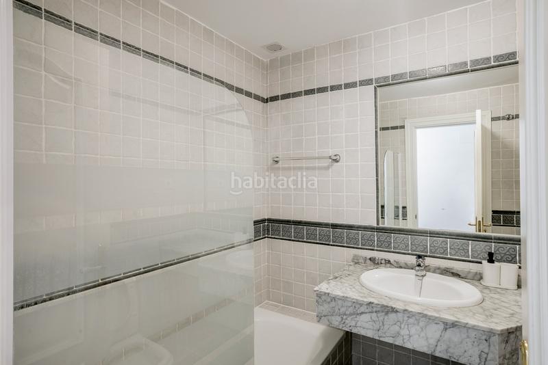 Foto 552c038f-0a32-4165-bdd2-c6bcad23af0f. Apartament amb piscina a Los Naranjos Marbella