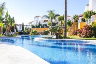 Apartament  N/a. Encantador apartamento de 2 dormitorios en nueva andalucía
