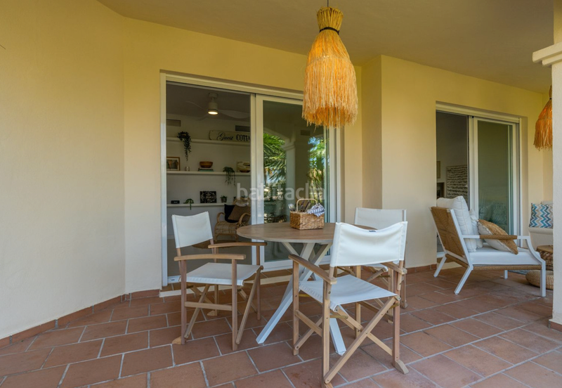 Foto ce14bbae-d01a-48d9-a80a-4a88d6ed1ee7. Piano terra con piscina in La Quinta Benahavís