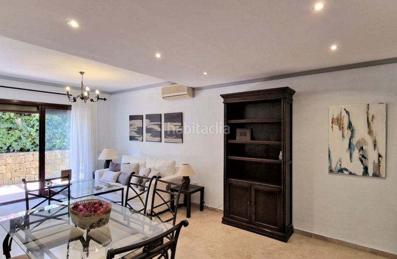Foto 4281e65a-5e8c-4771-a516-4c1687edabe0. Apartament amb piscina a lomas de Marbella club Marbella