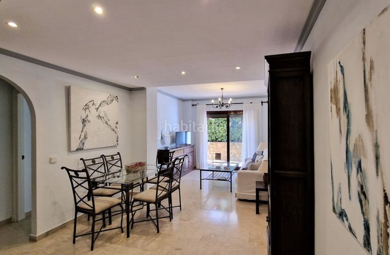 Foto 6d94af97-8233-4810-8faf-c9b93d9c8d87. Apartament amb piscina a lomas de Marbella club Marbella