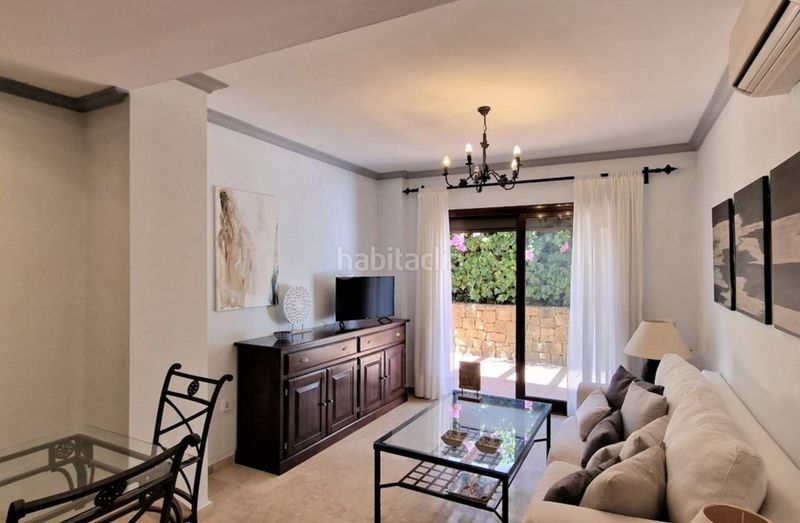 Foto 8d9b3566-bf82-4933-8daa-96be42795a58. Apartament amb piscina a lomas de Marbella club Marbella