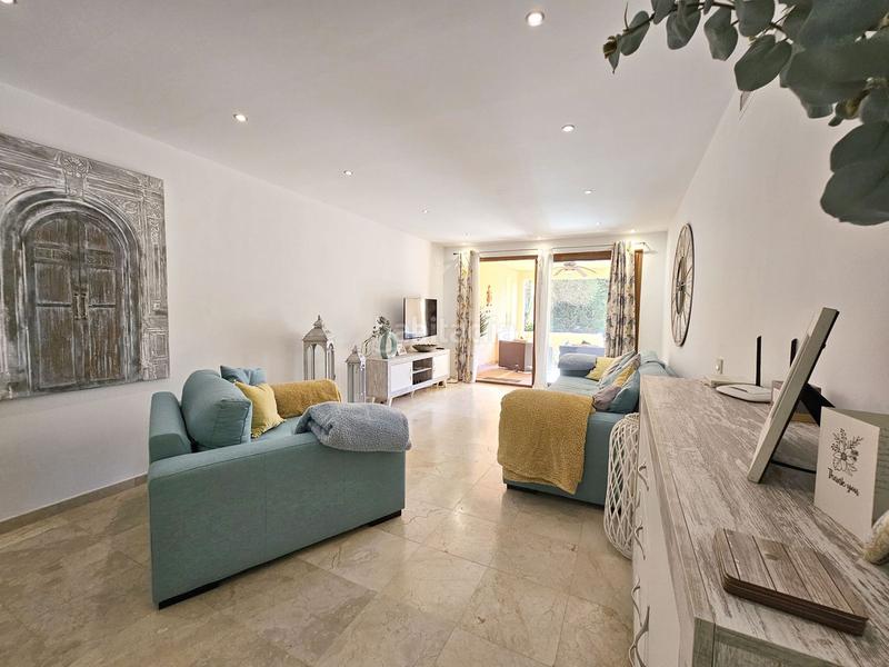 Foto 43027107-3fdd-4e22-8385-fce14296f1a3. Piccolo appartamento in urbanización Nueva Atalaya 72 in Estepona