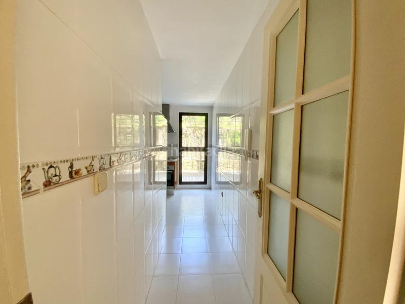 Foto 0b59a072-0228-4be5-9539-786ca4d59289. Apartament a calle trajano 11 a Villacana - Costalita - Saladillo Estepona