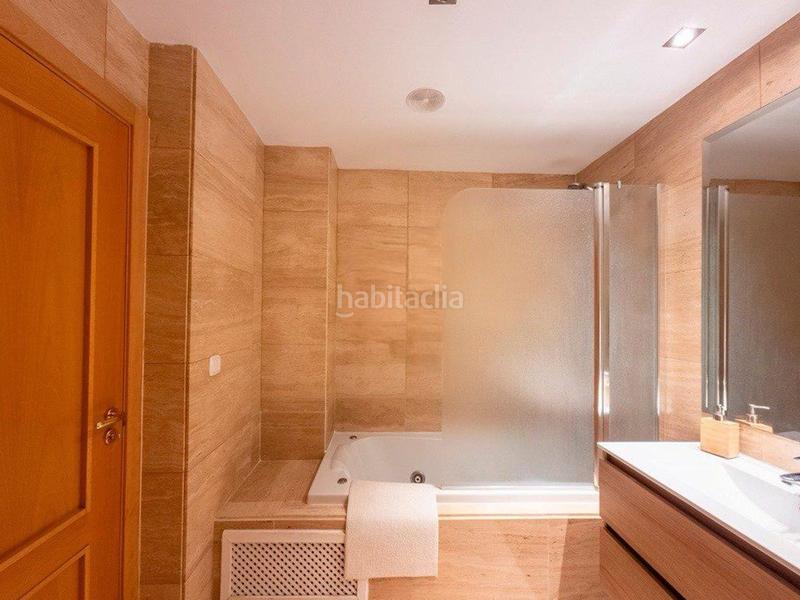 Foto 057b70ca-2227-4d51-b48a-42cbfff613c2. Apartamento  con vistas espectaculares, piscina comunitaria y sauna en Estepona