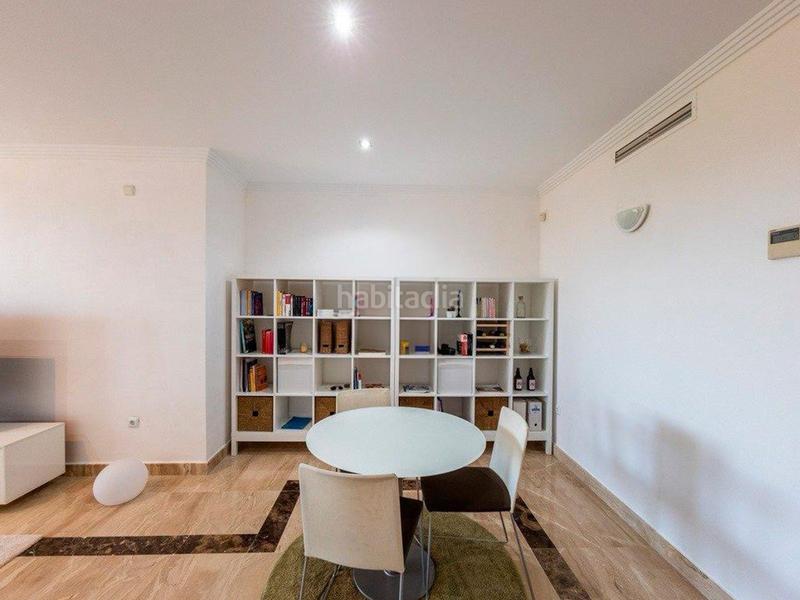 Foto 5c0a00e6-5bd2-419c-8ff7-9a1ae170416d. Apartamento  con vistas espectaculares, piscina comunitaria y sauna en Estepona
