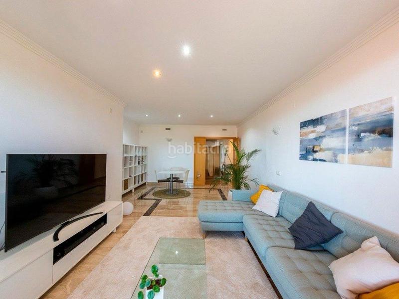 Foto 6de885bd-8ef4-4aad-967f-fa356cb6f3db. Apartamento  con vistas espectaculares, piscina comunitaria y sauna en Estepona