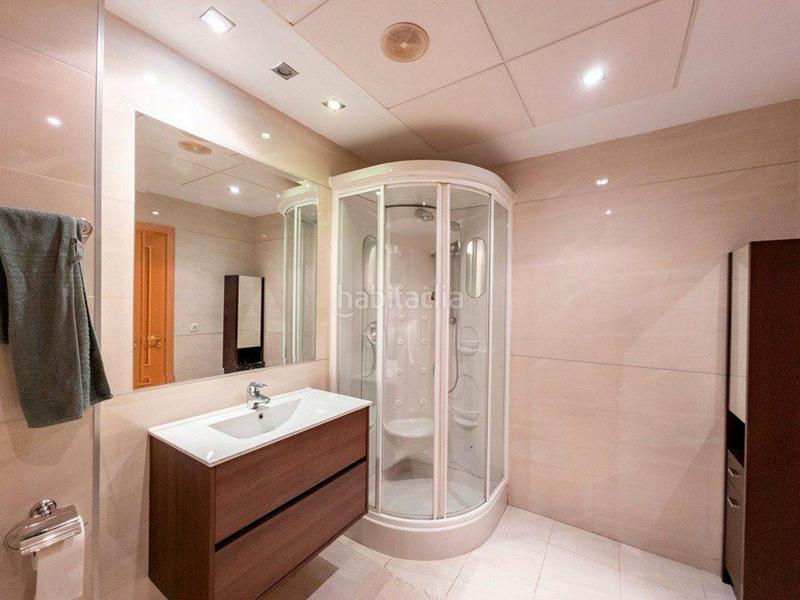 Foto a597daee-4b8c-4c1f-bcf1-919ca5ab7bc5. Apartamento  con vistas espectaculares, piscina comunitaria y sauna en Estepona