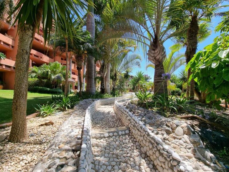 Foto bf9dca11-15b9-40aa-8618-0b23f1cee3b3. Apartamento  con vistas espectaculares, piscina comunitaria y sauna en Estepona