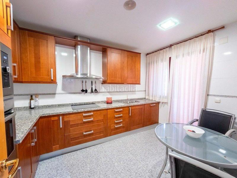 Foto cd21f057-741f-4661-83c9-37c6c4c71b55. Apartamento  con vistas espectaculares, piscina comunitaria y sauna en Estepona