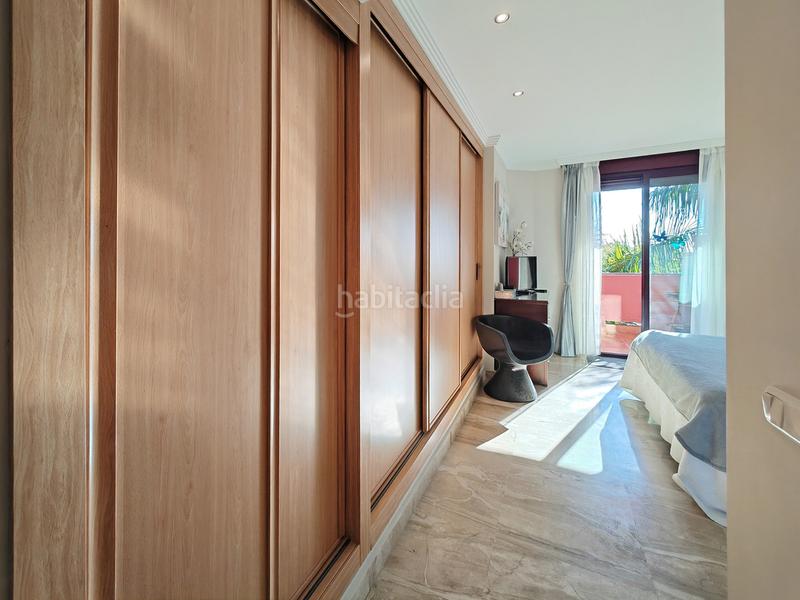 Foto 78237c3c-324a-491e-ad9c-ca1e6f07e92f. Apartamento  de 2 dormitorios con piscina comunitaria, garaje y vistas al mar en Estepona