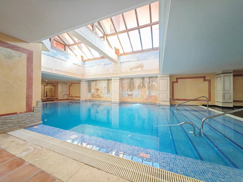 Foto 7a412fe6-31e7-4894-9eec-d8d4123109bc. Apartamento  de 2 dormitorios con piscina comunitaria, garaje y vistas al mar en Estepona