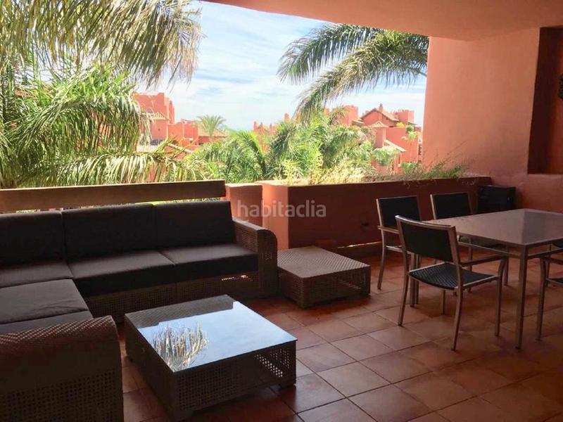 Foto 45e1b8c3-d9c6-4881-9ba1-2b3e59c38c07. Apartamento amplio apartamento con terraza, piscina comunitaria y parking en Estepona