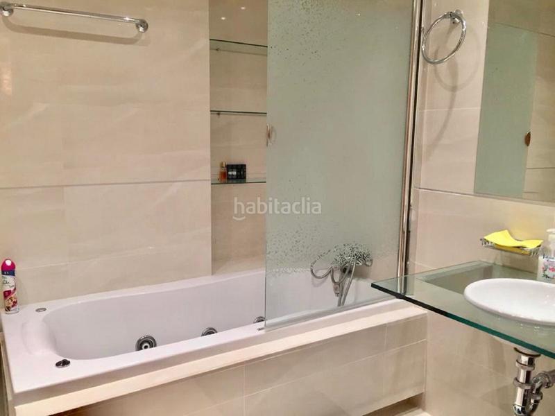 Foto 5763f923-7ae8-4715-8d26-aa9d3d221aa9. Apartamento amplio apartamento con terraza, piscina comunitaria y parking en Estepona