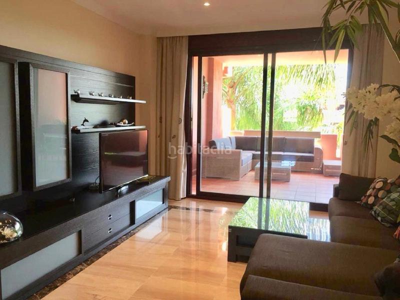 Foto 606251c1-f025-481e-8554-502135e8d464. Apartamento amplio apartamento con terraza, piscina comunitaria y parking en Estepona