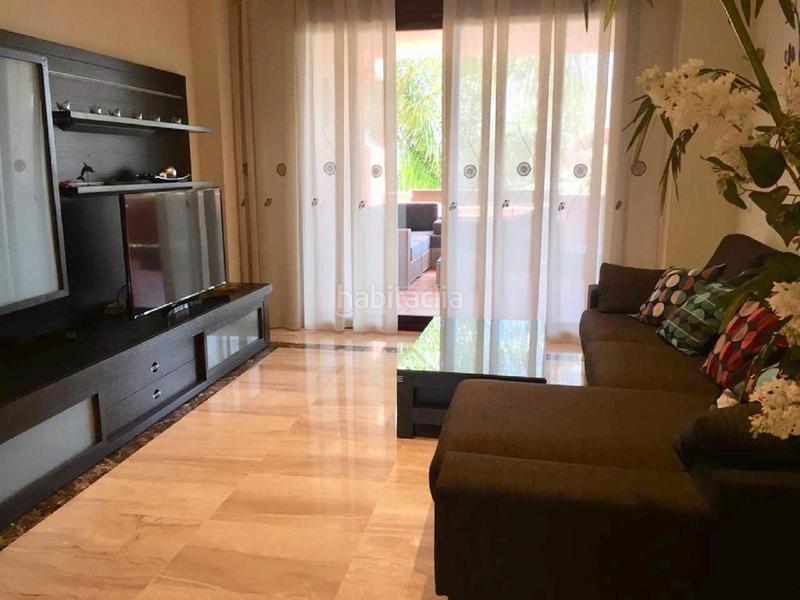 Foto 956f028e-693a-43c4-b735-b5c80ceb1825. Apartamento amplio apartamento con terraza, piscina comunitaria y parking en Estepona