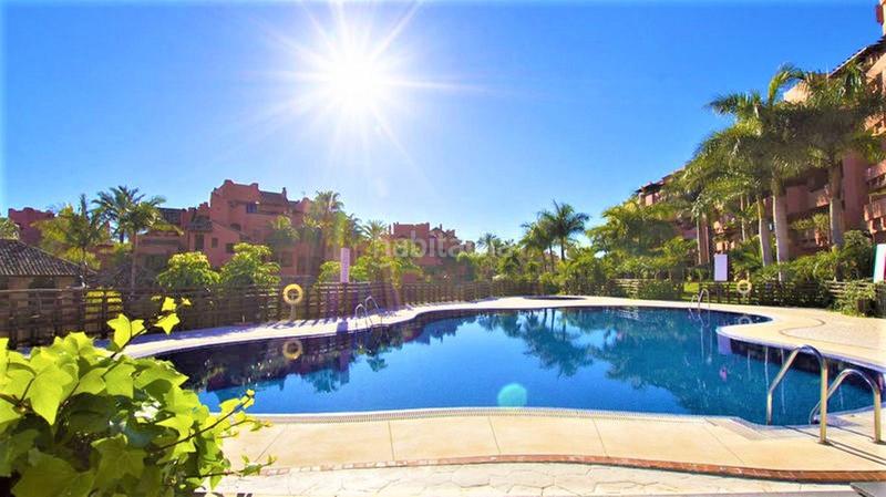 Foto a4247055-2523-40b7-bb8f-1f6a9a9d10d2. Apartamento amplio apartamento con terraza, piscina comunitaria y parking en Estepona