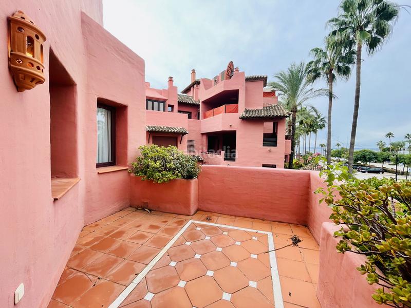 Foto 47ac3bbb-2129-4721-9e80-ef5ec6c1f6d2. Ático en avenida de la playa 2 apartamento de 3 dormitorios con terraza, piscinas, gimnasio y playa en Estepona