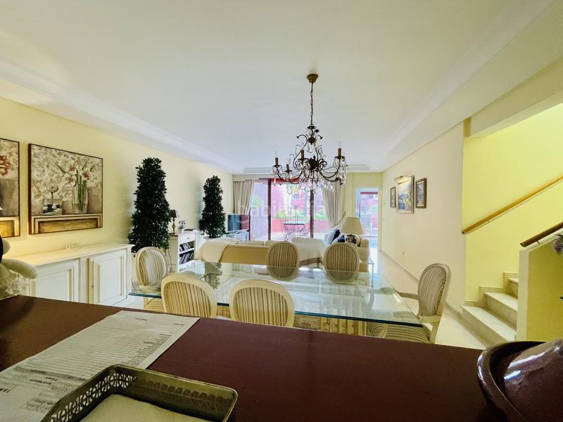 Foto 52215e55-0643-47d7-816d-4b3ca9df044c. Ático en avenida de la playa 2 apartamento de 3 dormitorios con terraza, piscinas, gimnasio y playa en Estepona