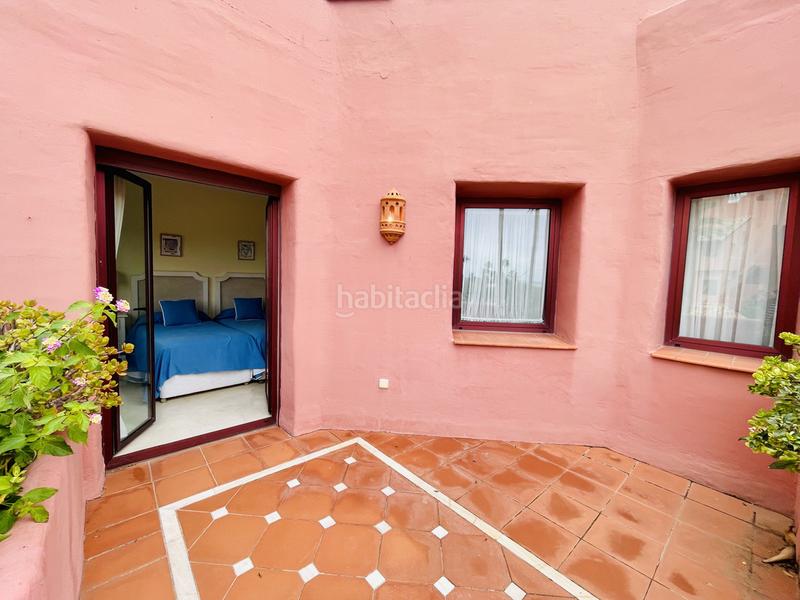 Foto 9a639379-f17b-4da2-95f4-60038dd35da0. Ático en avenida de la playa 2 apartamento de 3 dormitorios con terraza, piscinas, gimnasio y playa en Estepona
