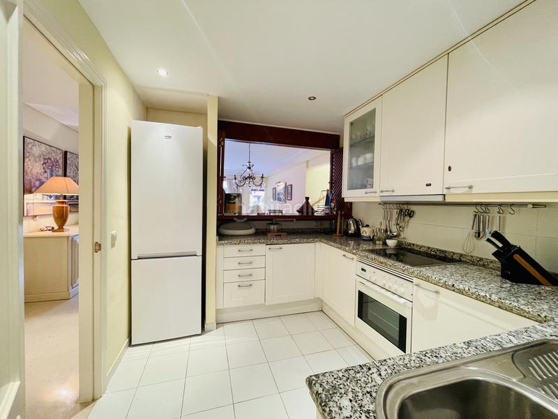 Foto aad445a2-82d1-402f-8ad3-a0623ca4a2fe. Ático en avenida de la playa 2 apartamento de 3 dormitorios con terraza, piscinas, gimnasio y playa en Estepona