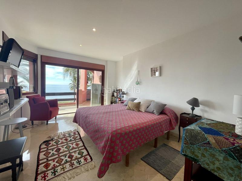 Foto 53d01778-0626-4aaa-80d5-8bf4cb494e71. Apartamento  de 3 dormitorios con terraza, jardín y piscinas en Estepona