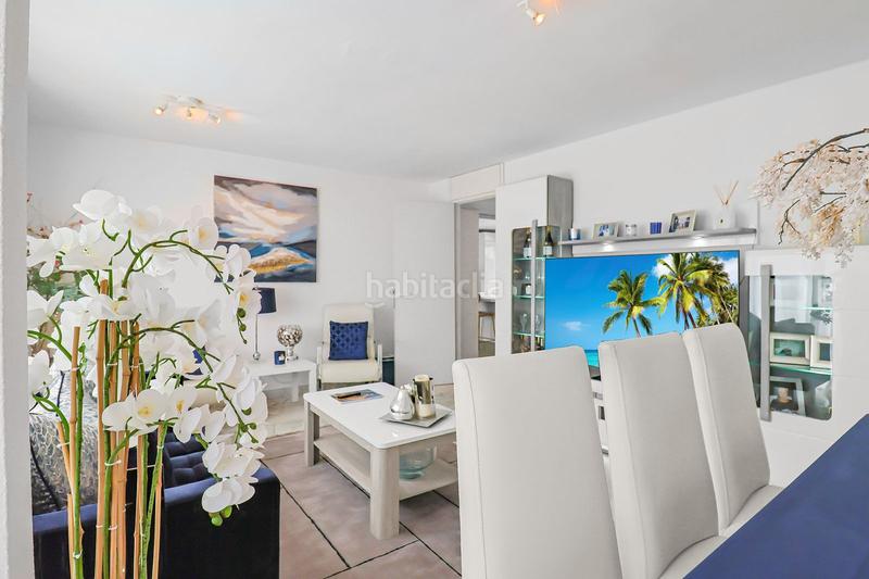 Foto 8ce648f5-e286-4b07-8ebc-a5336b305259. Casa adosada  reformada con estudio independiente, patio, jardín y piscina comunitaria en Estepona