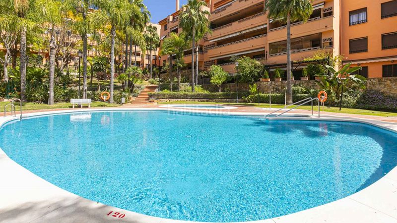 Foto 0ddeec1b-26fd-4bb9-8e40-8d4487f3082e. Apartament amb piscina a La Carolina - Guadalpín Marbella