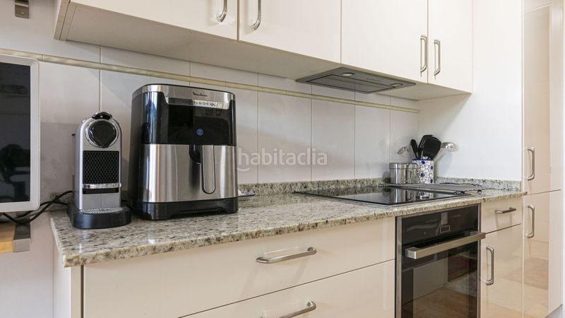 Foto c75418ae-a5db-41a6-9b3a-955e3befea4b. Apartament amb piscina a La Carolina - Guadalpín Marbella