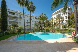 Penthouse  Avenida conde rudi. ¡ático dúplex de ensueño en la milla de oro de marbella!