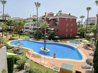 Apartment  Avenida conde rudi. Amplio apartamento con terraza de 25m² y plaza de garaje