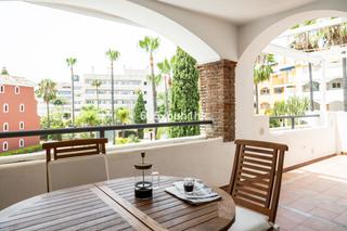 Apartment  Avenida conde rudi. Amplio apartamento esquinero con terraza de 25m² y vistas espect