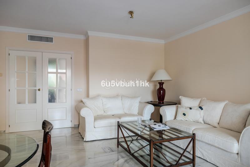 Foto 720c1fb5-5a9d-4bf7-9dfa-3a06bc1e64e0. Apartment with pool in La Carolina - Guadalpín Marbella