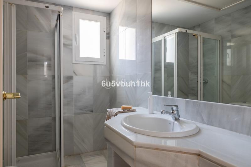 Foto 80261ed2-be47-4807-a7d9-638fed6c1306. Apartment with pool in La Carolina - Guadalpín Marbella