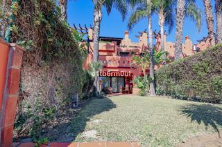 Maison jumelée  Arrabal rocio sur. Maravillosa casa adosada en la milla de oro de marbella