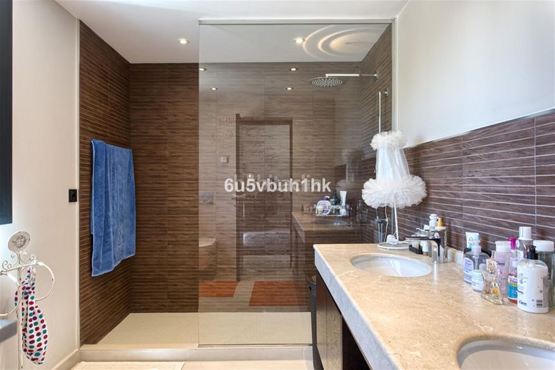 Foto f7713513-2105-4a0c-a5d1-710d6d3d63ca. Xalet amb piscina a Nagüeles Alto Marbella