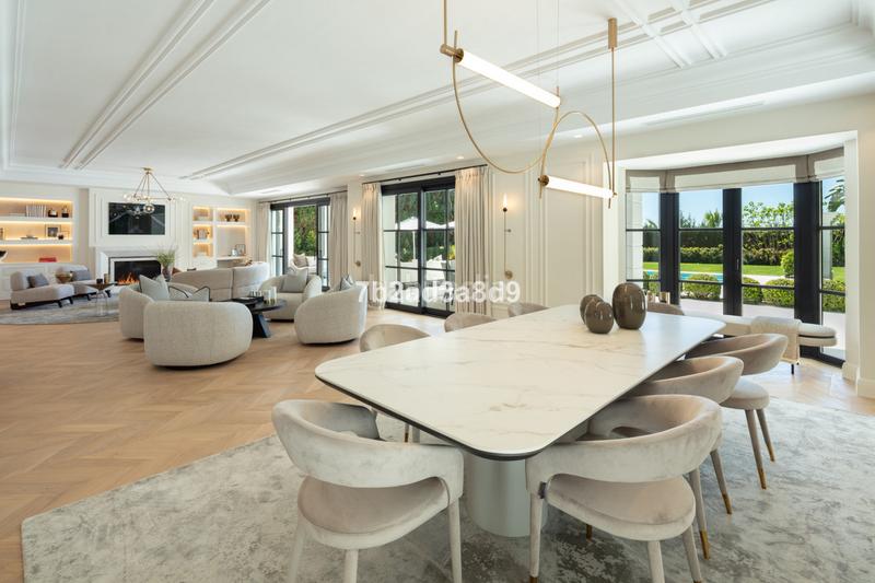 Foto 071b378f-bf4f-404c-bbd9-6d1d5b0e44f7. Chalet avec cheminée parking piscine dans Nagüeles Alto Marbella