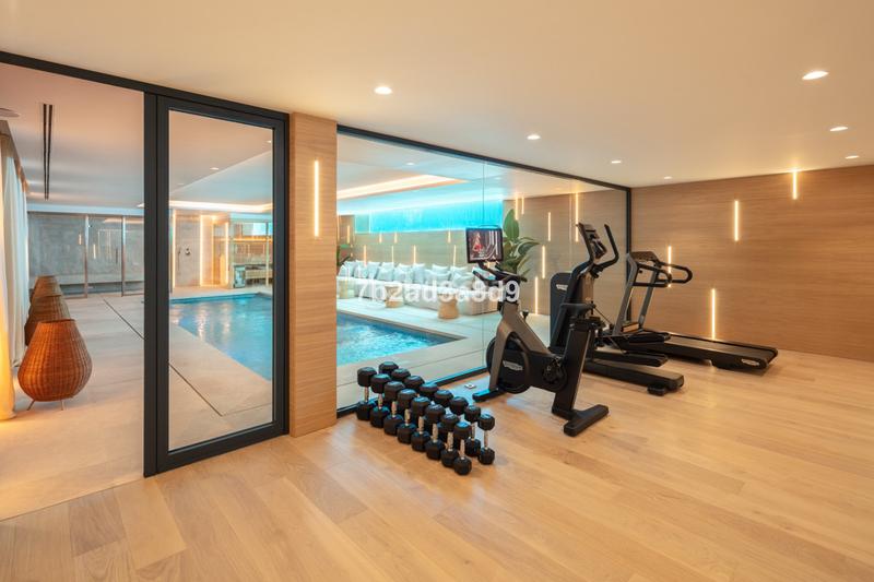 Foto 640b0f9f-1494-469e-bf0a-67dbb5850116. Chalet avec cheminée parking piscine dans Nagüeles Alto Marbella