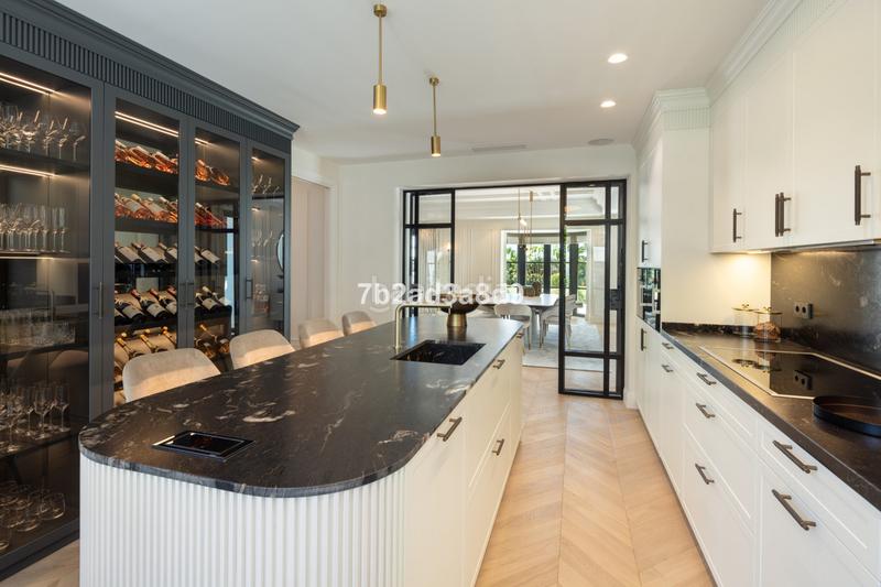 Foto a9d6af01-6128-460a-bc74-534d1d4b80fd. Chalet avec cheminée parking piscine dans Nagüeles Alto Marbella