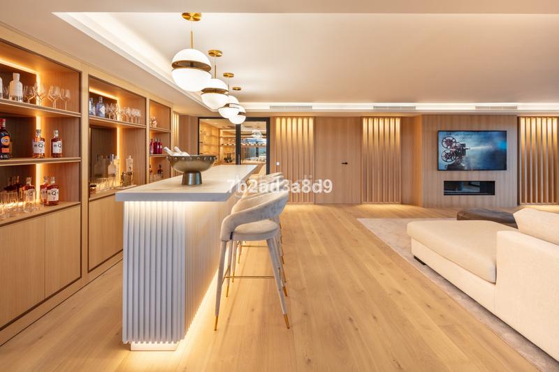 Foto c0a3290a-7045-408d-b7f3-5c63b1c5460f. Chalet avec cheminée parking piscine dans Nagüeles Alto Marbella