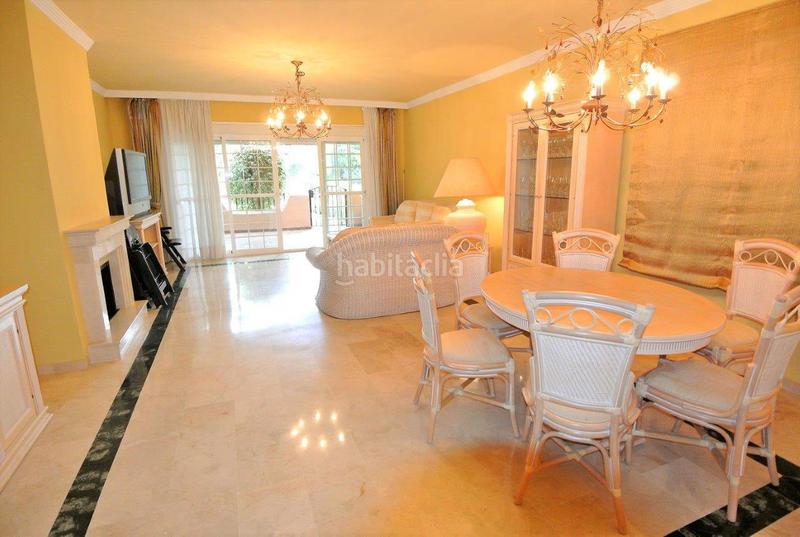 Foto 4f3cb23c-9248-4d34-bb8f-3752a8bf35a3. Casa adosada vive el sueño mediterráneo en nagüeles: amplia casa adosada con piscina y vistas en Marbella
